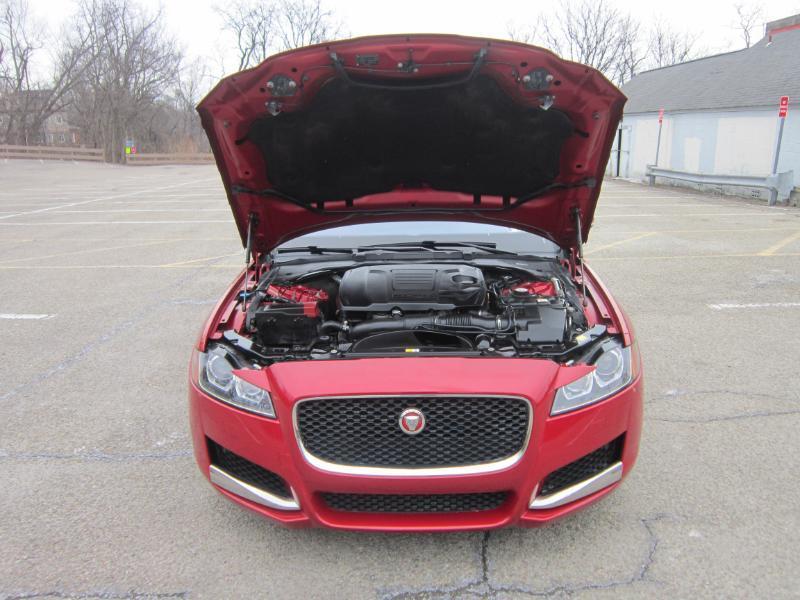 Jaguar XF-Series 25t Premium AWD 2018