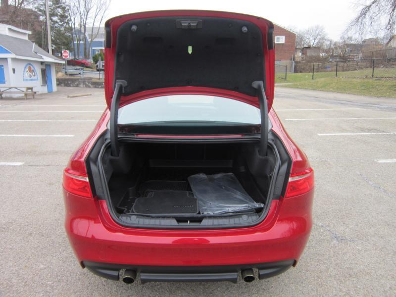 Jaguar XF-Series 25t Premium AWD 2018