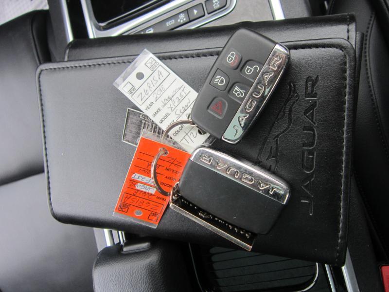 Jaguar XF-Series 25t Premium AWD 2018