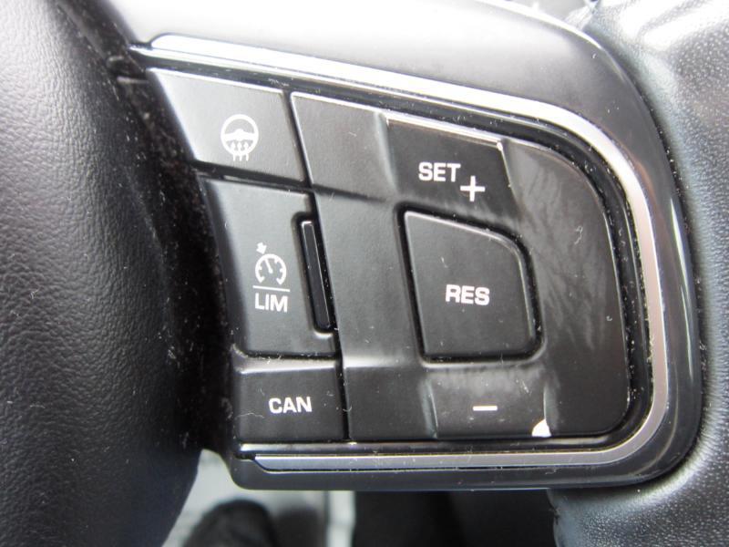 Jaguar XF-Series 25t Premium AWD 2018