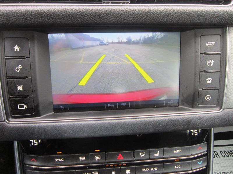 Jaguar XF-Series 25t Premium AWD 2018