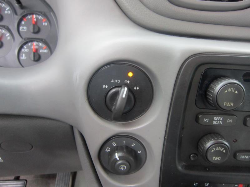 Chevrolet TrailBlazer LS 4WD 2006