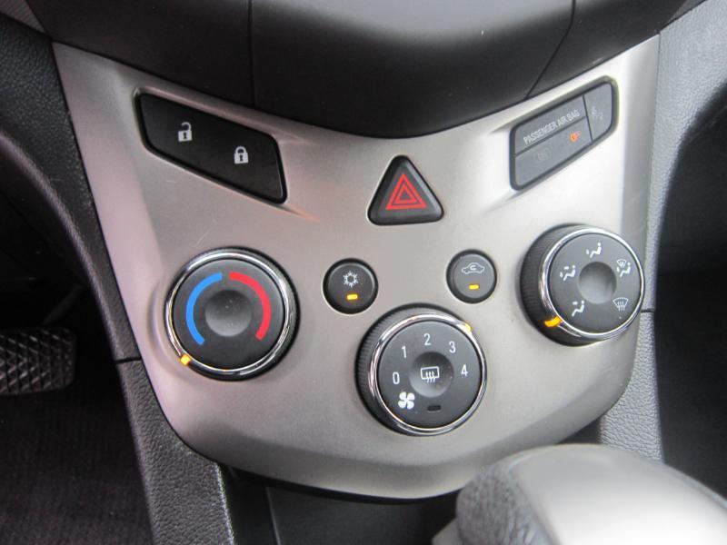 Chevrolet Sonic 2LS Sedan 2012