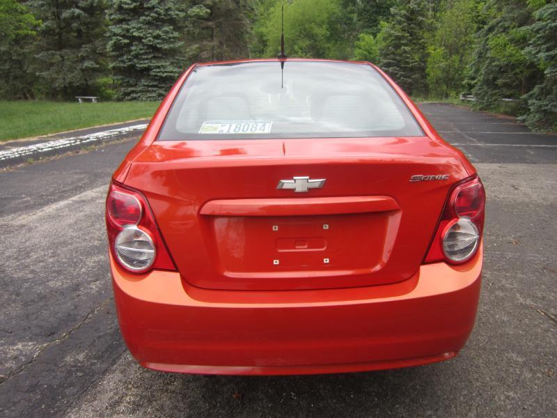 Chevrolet Sonic 2LS Sedan 2012
