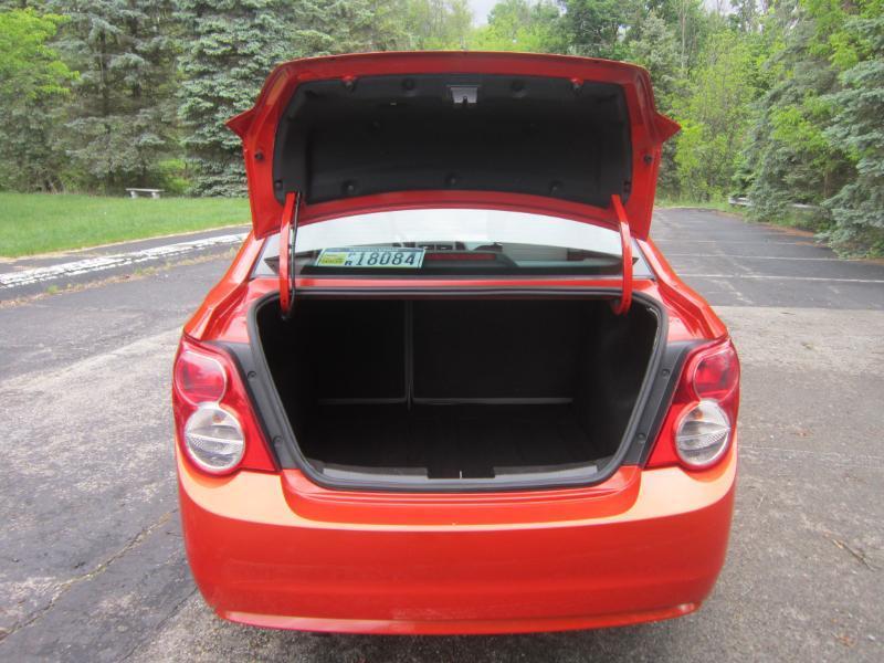 Chevrolet Sonic 2LS Sedan 2012
