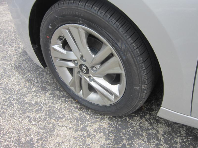 Hyundai Elantra Limited 2019