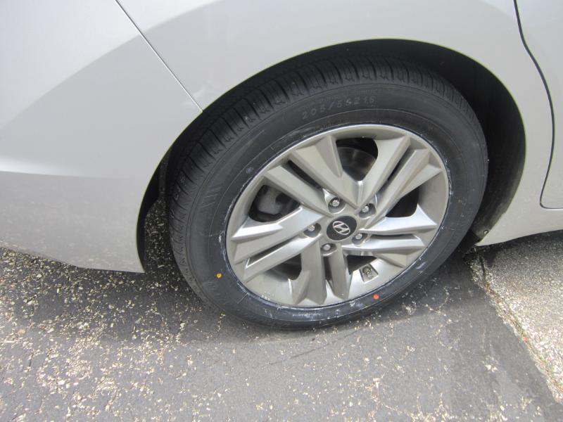 Hyundai Elantra Limited 2019