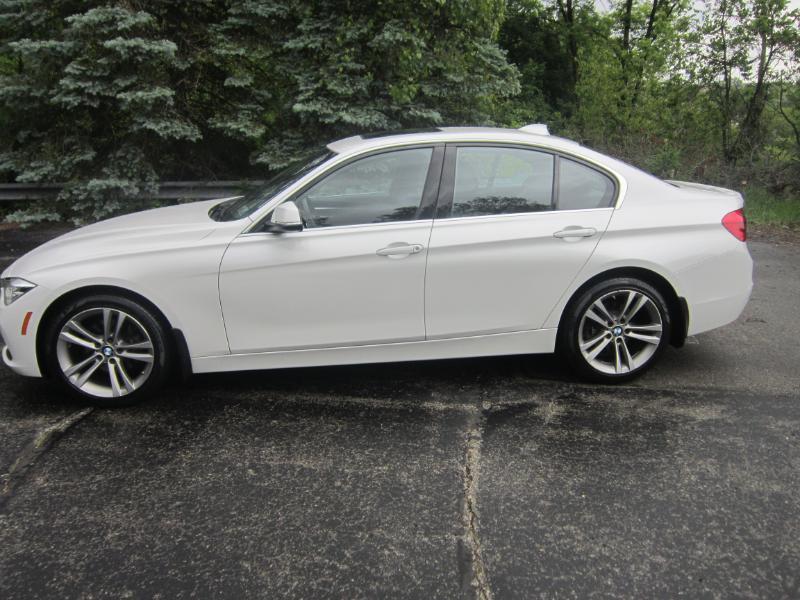 BMW 3-Series 330i xDrive SULEV Sedan 2017