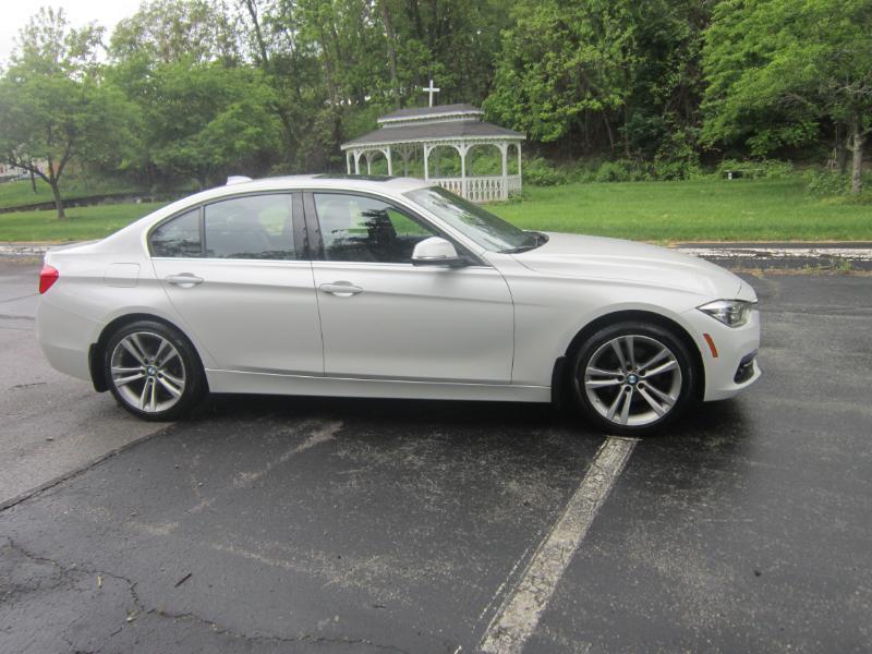 BMW 3-Series 330i xDrive SULEV Sedan 2017