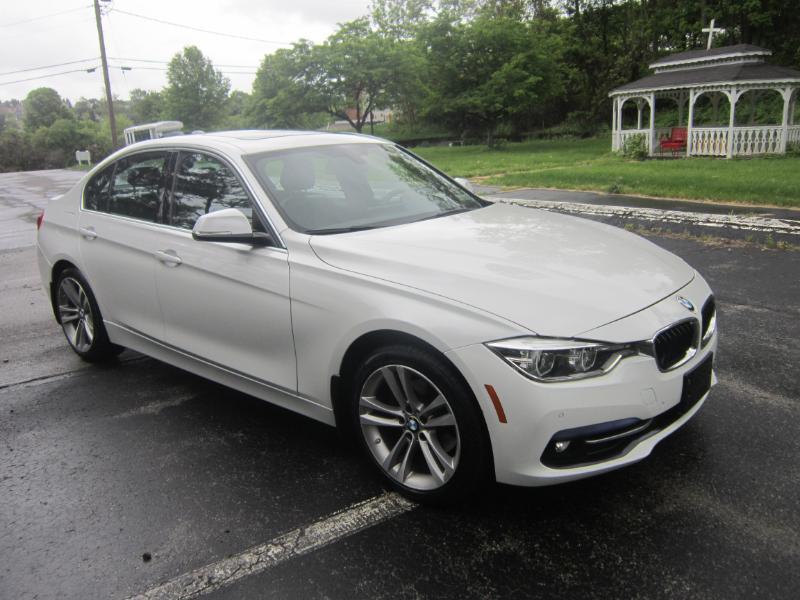 BMW 3-Series 330i xDrive SULEV Sedan 2017