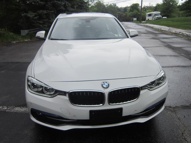 BMW 3-Series 330i xDrive SULEV Sedan 2017