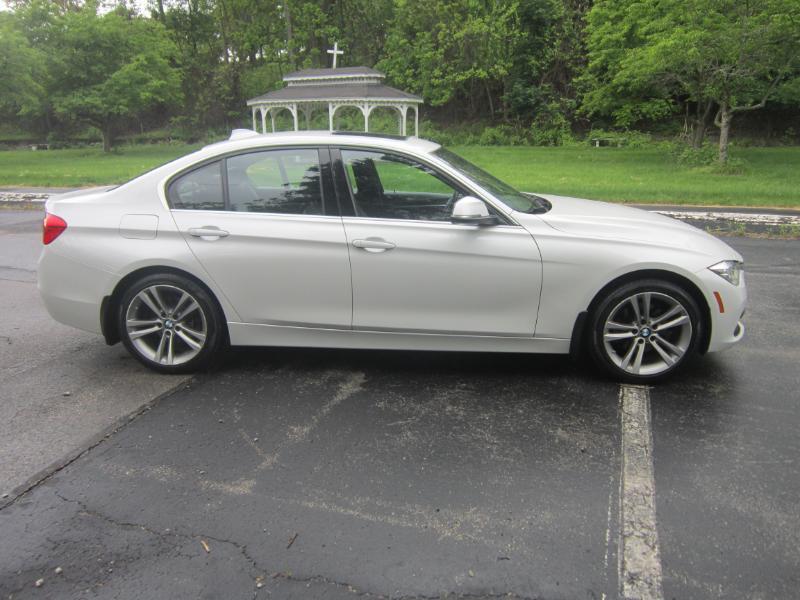 BMW 3-Series 330i xDrive SULEV Sedan 2017