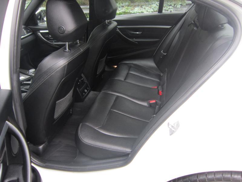 BMW 3-Series 330i xDrive SULEV Sedan 2017
