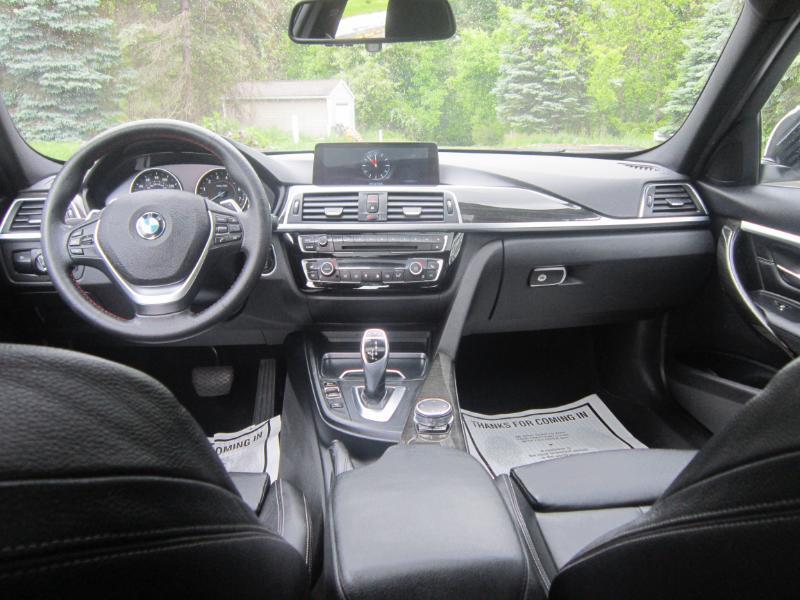 BMW 3-Series 330i xDrive SULEV Sedan 2017