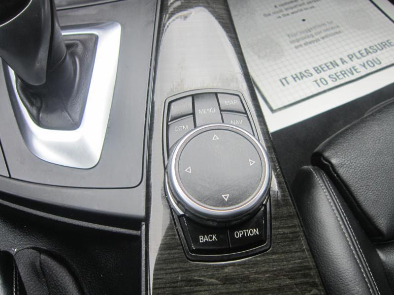 BMW 3-Series 330i xDrive SULEV Sedan 2017