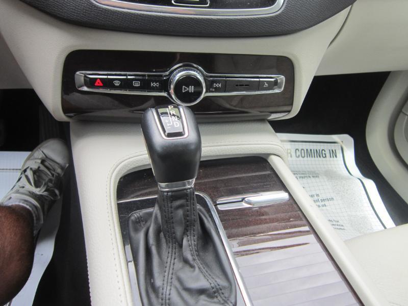 Volvo XC90 T6 Momentum AWD 2019