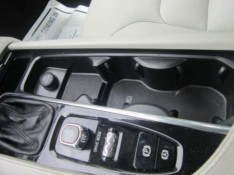 Volvo XC90 T6 Momentum AWD 2019