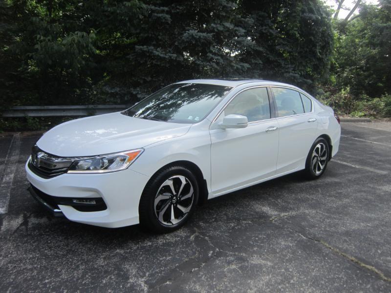 Honda Accord EX-L Sedan V6 CVT w/ Honda Sensing 6-Spd AT 2017