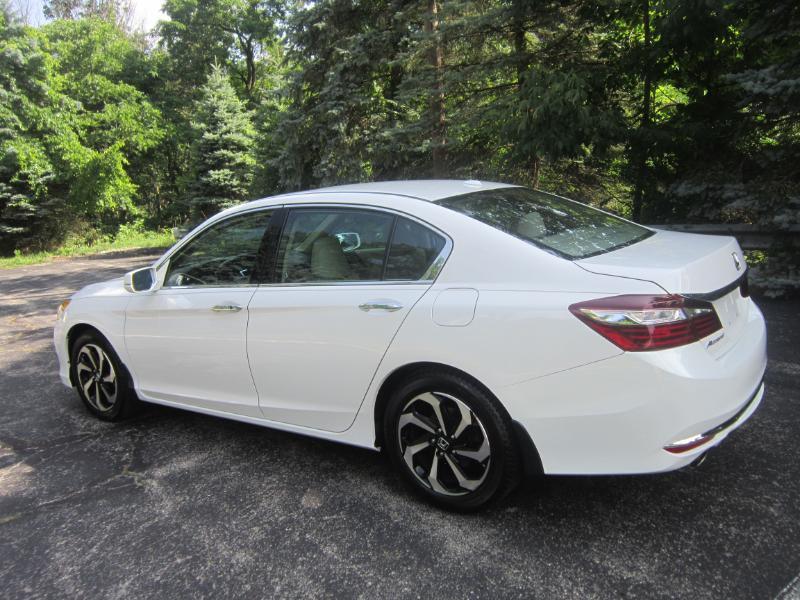 Honda Accord EX-L Sedan V6 CVT w/ Honda Sensing 6-Spd AT 2017