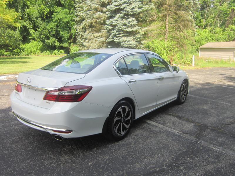 Honda Accord EX-L Sedan V6 CVT w/ Honda Sensing 6-Spd AT 2017