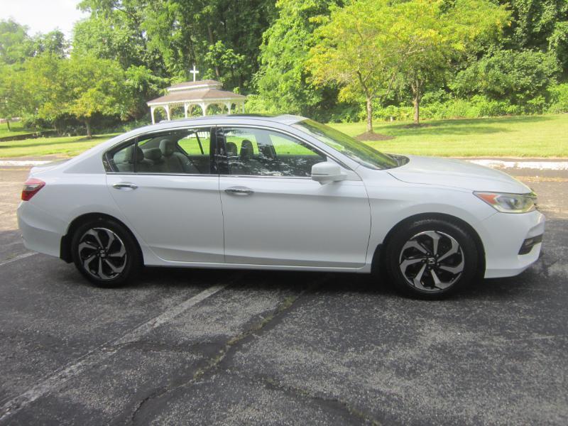 Honda Accord EX-L Sedan V6 CVT w/ Honda Sensing 6-Spd AT 2017