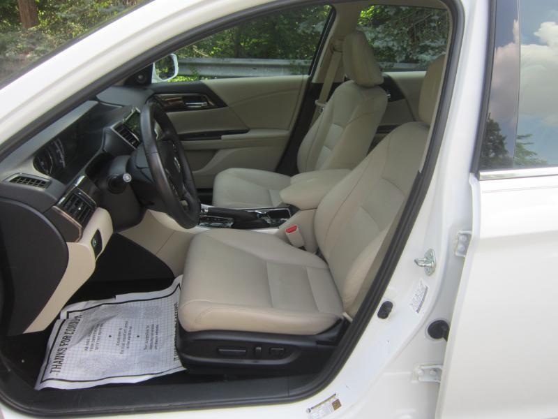 Honda Accord EX-L Sedan V6 CVT w/ Honda Sensing 6-Spd AT 2017