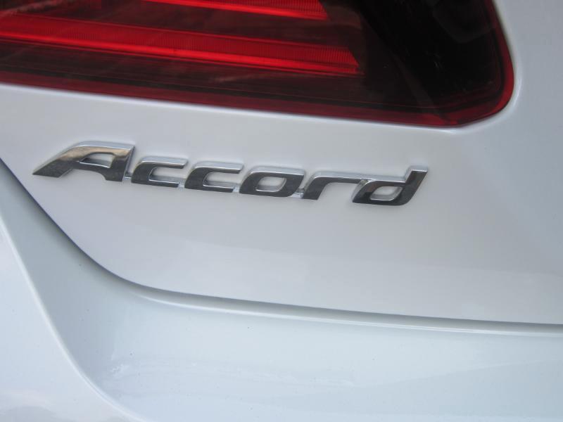 Honda Accord EX-L Sedan V6 CVT w/ Honda Sensing 6-Spd AT 2017