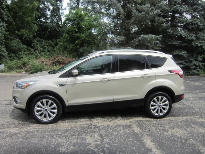 Ford Escape Titanium 4WD 2017