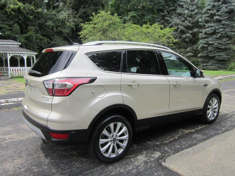 Ford Escape Titanium 4WD 2017