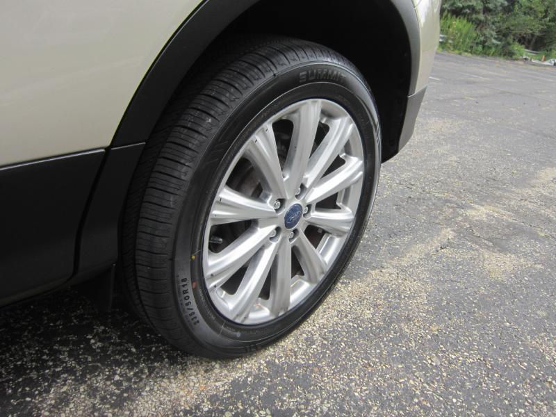 Ford Escape Titanium 4WD 2017