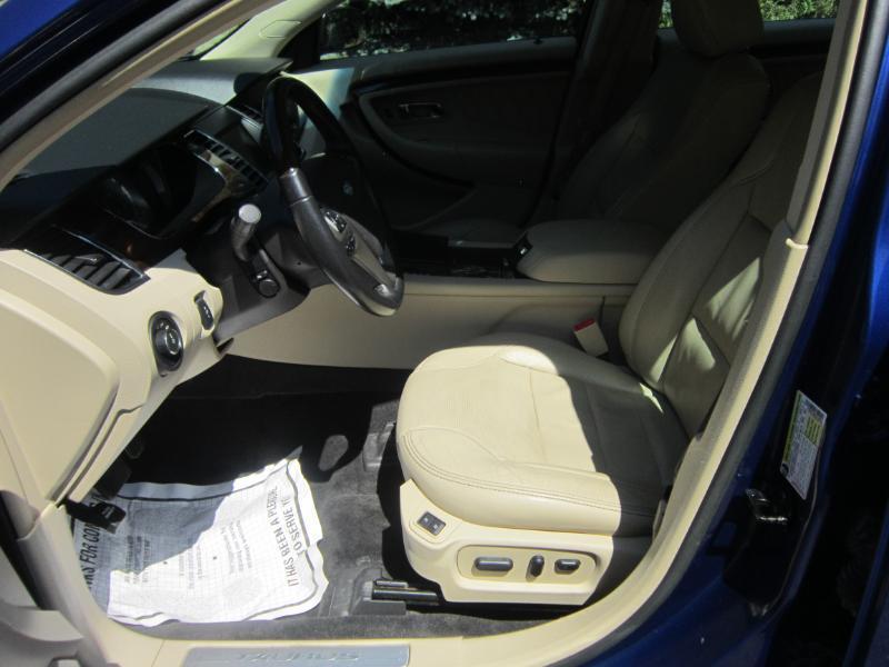 Ford Taurus Limited AWD 2013