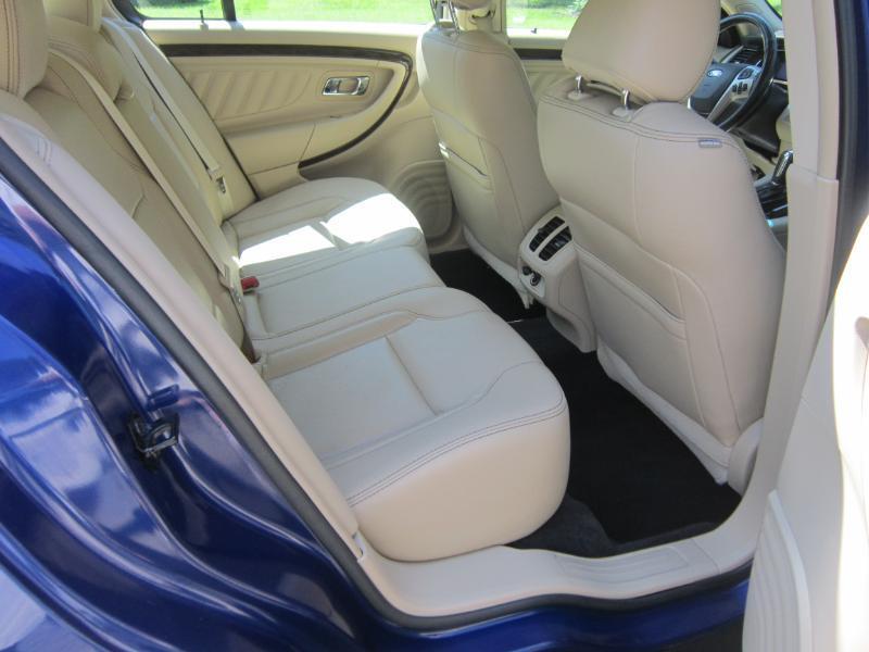 Ford Taurus Limited AWD 2013