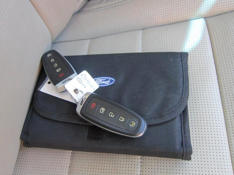 Ford Taurus Limited AWD 2013