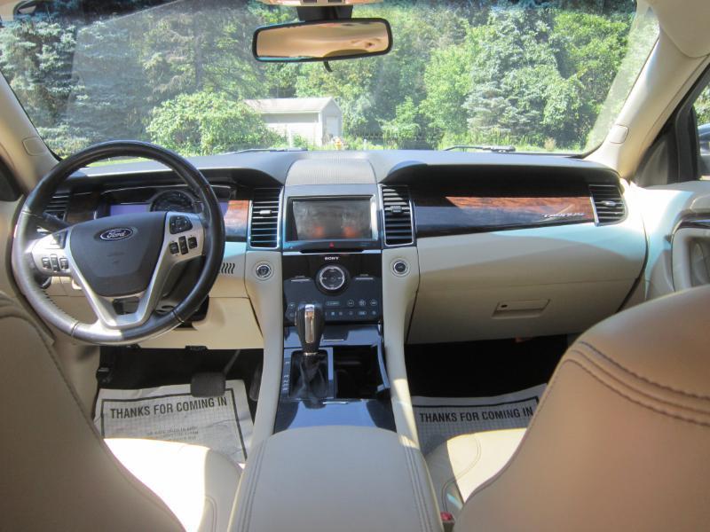 Ford Taurus Limited AWD 2013