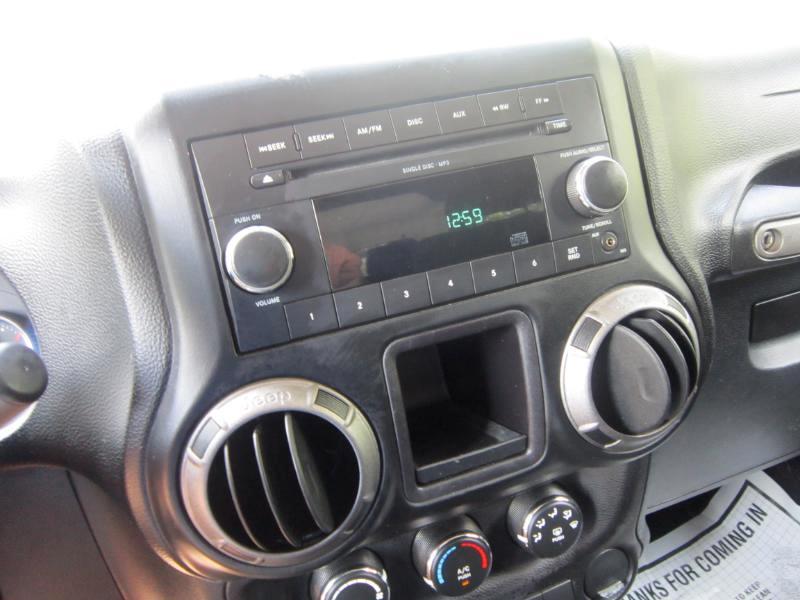 Jeep Wrangler Sport 4WD 2011