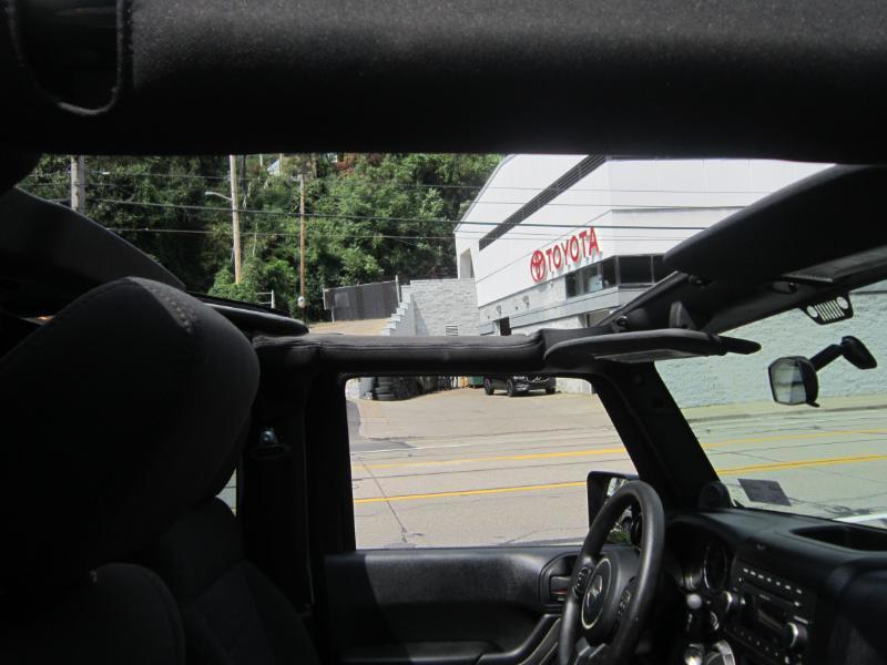 Jeep Wrangler Sport 4WD 2011