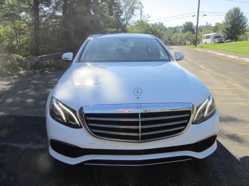 Mercedes-Benz E-Class photo 25