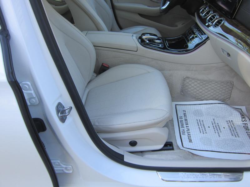 Mercedes-Benz E-Class photo 6