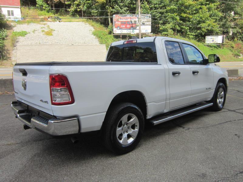 RAM 1500 Big Horn Quad Cab 4WD 2024