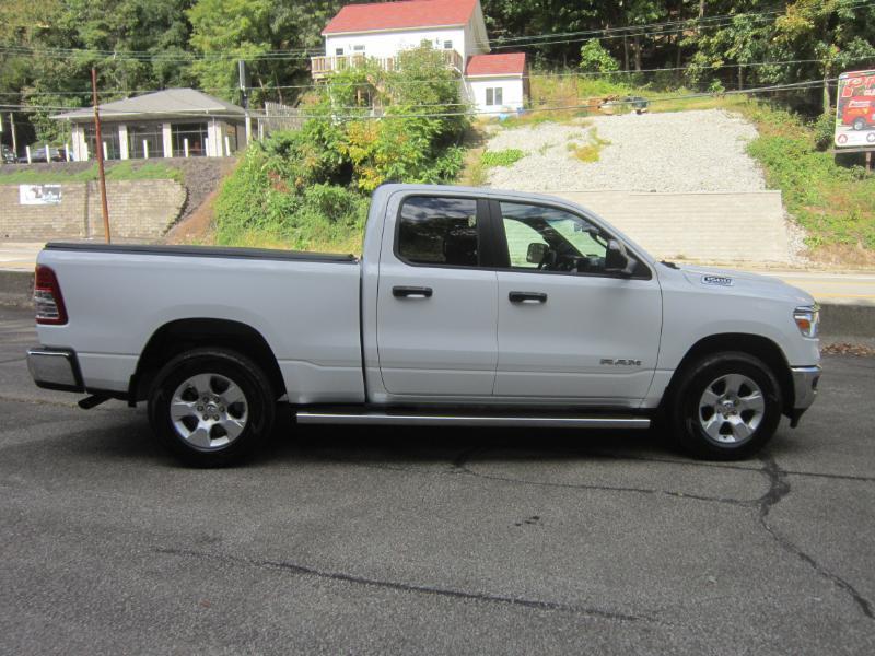 RAM 1500 Big Horn Quad Cab 4WD 2024