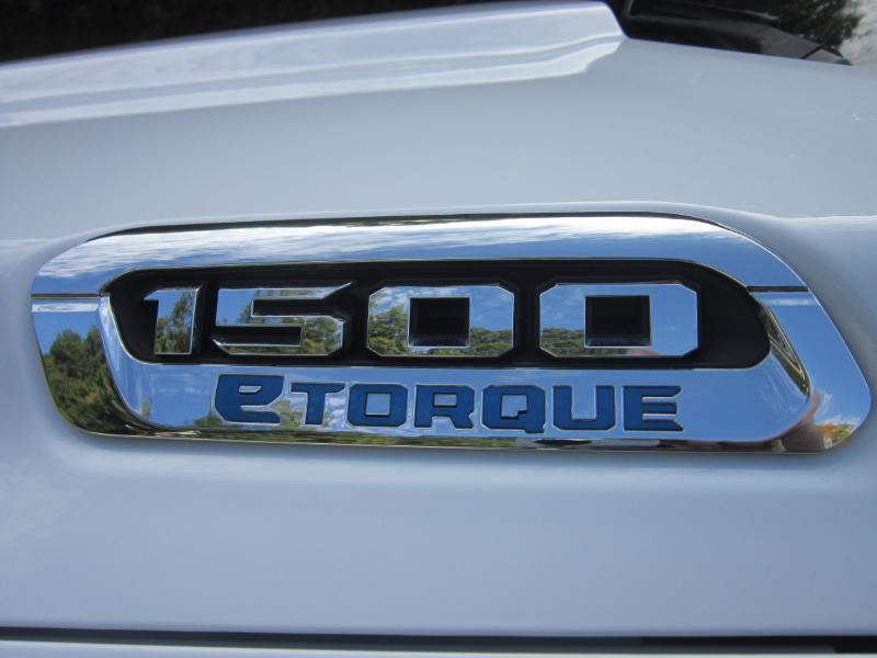 RAM 1500 Big Horn Quad Cab 4WD 2024