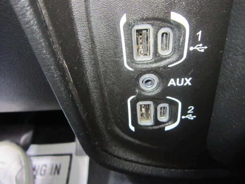 RAM 1500 Big Horn Quad Cab 4WD 2024