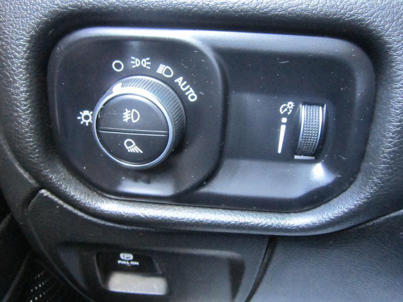 RAM 1500 Big Horn Quad Cab 4WD 2024