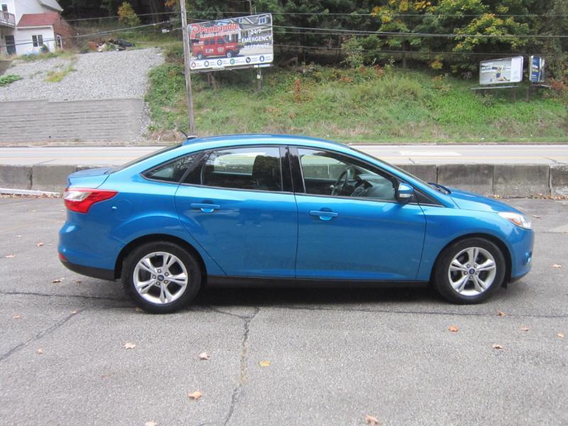 Ford Focus SE Sedan 2013