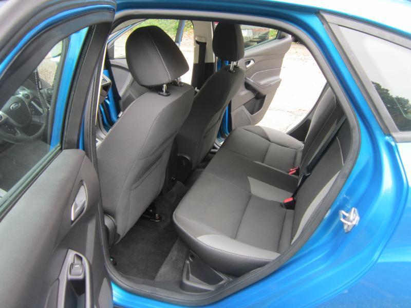 Ford Focus SE Sedan 2013