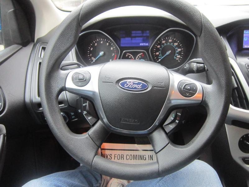 Ford Focus SE Sedan 2013