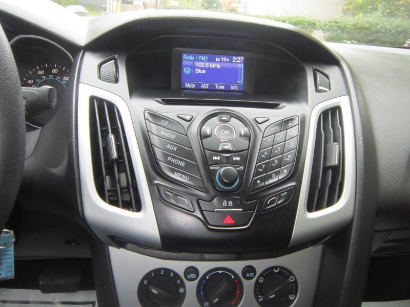 Ford Focus SE Sedan 2013