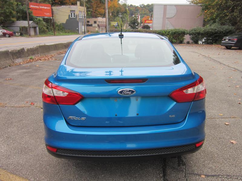 Ford Focus SE Sedan 2013