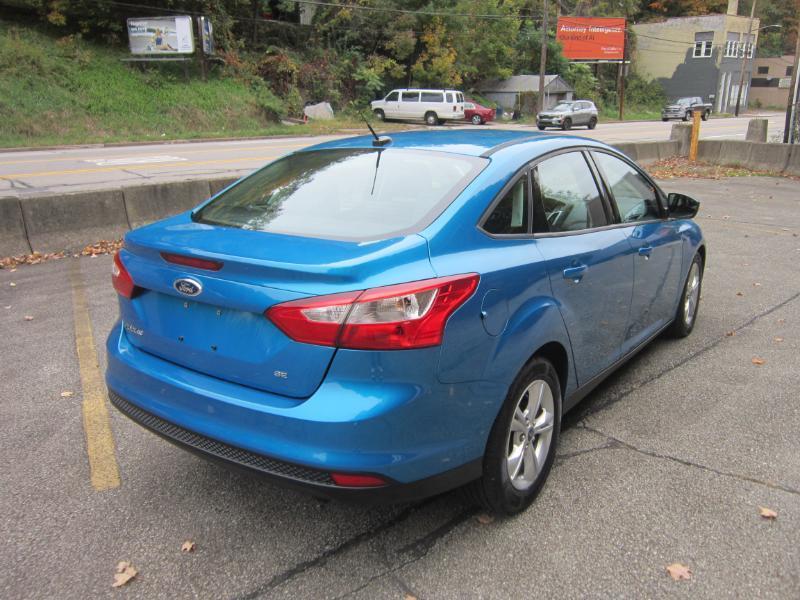 Ford Focus SE Sedan 2013
