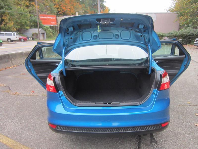 Ford Focus SE Sedan 2013